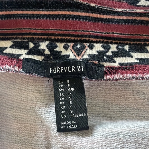 Forever 21 Tribal multi color long sleeve crop top - Picture 4 of 5